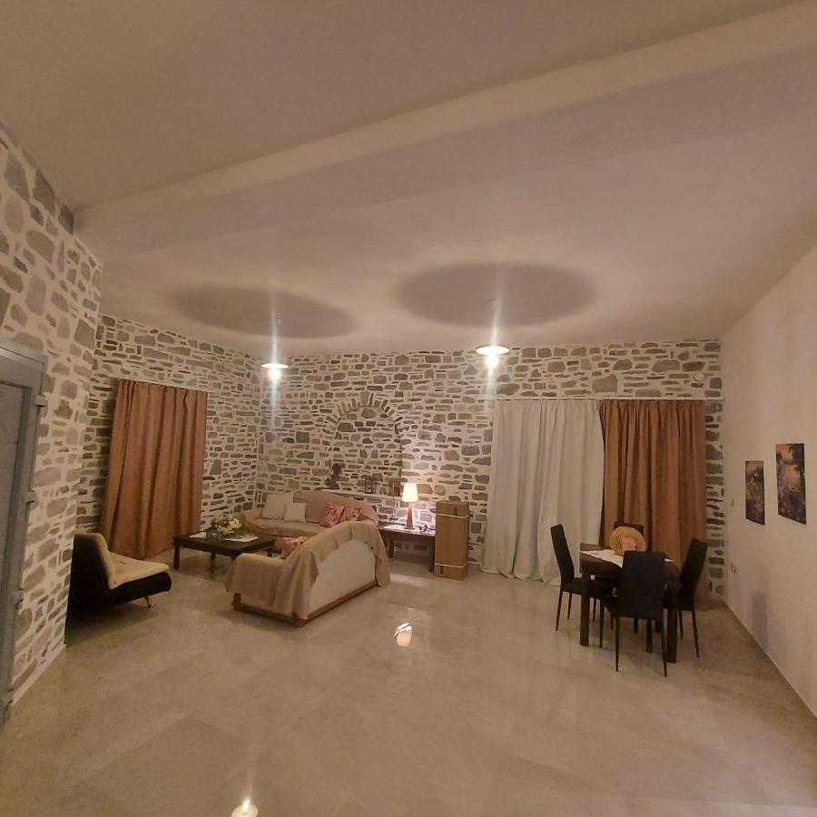 Villa Stegio à Parasporos Extérieur photo